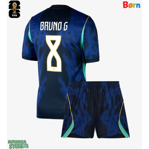 Brasilien Bruno Guimaraes #8 Replika Babytøj Udebanesæt Børn VM 2026 Kortærmet (+ Korte bukser)